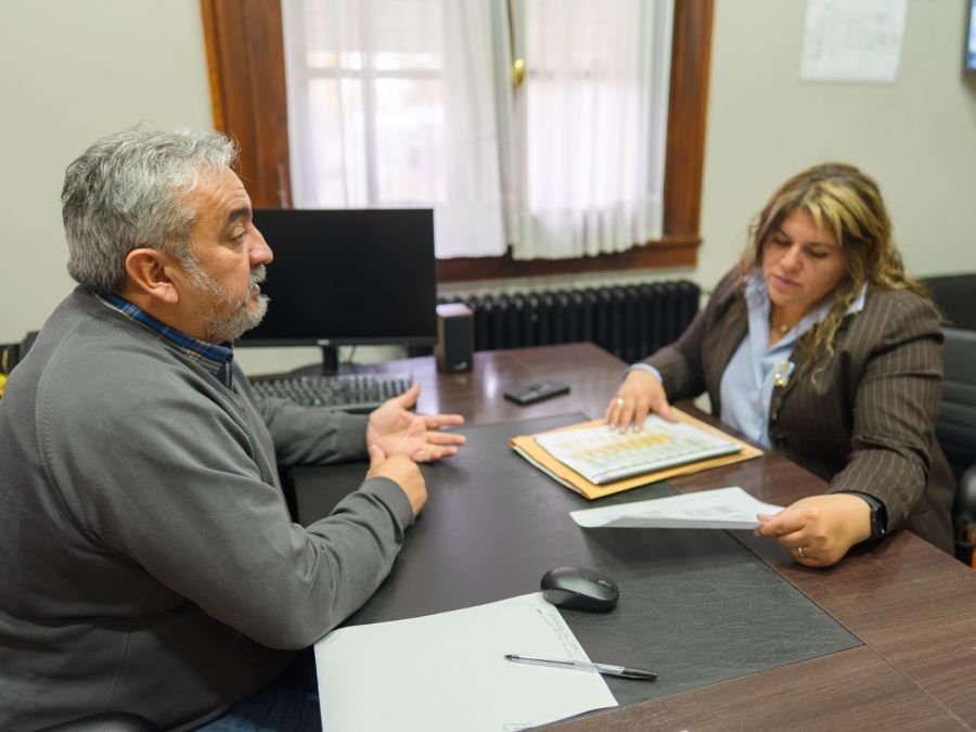 El ministro de Gobierno Nicolás Brizuela se reunió con intendentas de la zona centro por obras y recursos coparticipables
