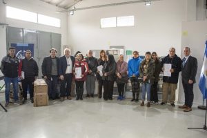El Gobierno Provincial entregó insumos y herramientas a emprendedores santacruceños