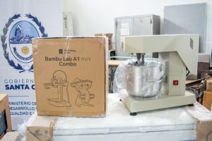 El Gobierno Provincial entregó insumos y herramientas a emprendedores santacruceños