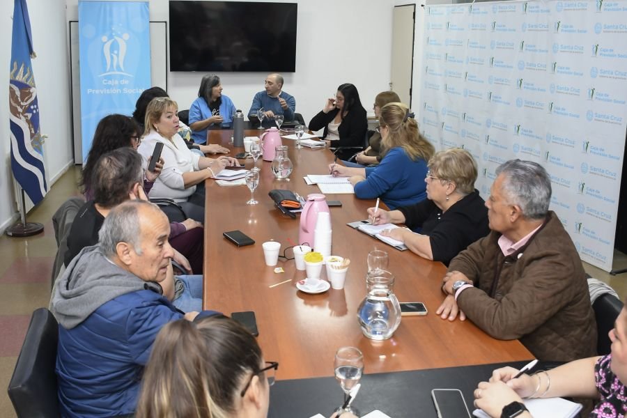 Credencial digital: Elmiger y Soruco se reunieron con centros de jubilados