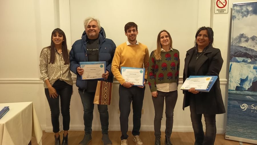 Entrega de certificados y premios del concurso fotográfico por el Día Internacional del Pingüino