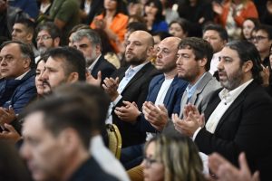 En un día emblemático el Gobernador anuncia obras para las localidades