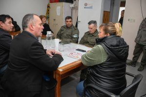 Álvarez: “Llevamos tranquilidad y pedimos que sigan las informaciones oficiales, la frontera para volver desde Chile sigue abierta hasta las 22 horas”