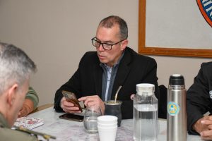 Álvarez: “Llevamos tranquilidad y pedimos que sigan las informaciones oficiales, la frontera para volver desde Chile sigue abierta hasta las 22 horas”