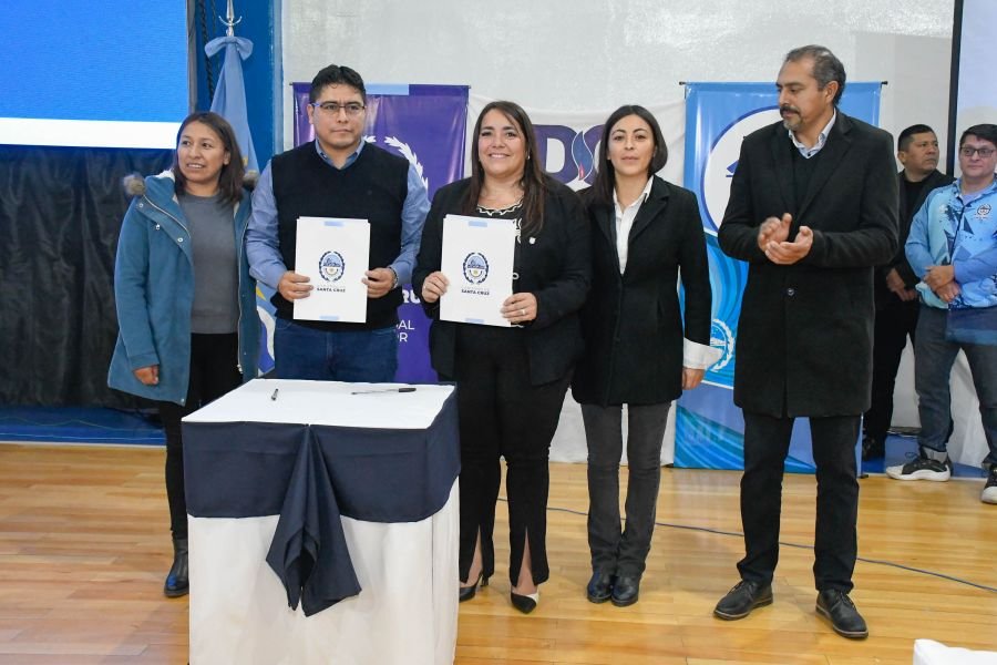 Farías: "Con el acompañamiento del Gobierno Provincial, nos llevamos progreso y desarrollo para Piedra Buena"