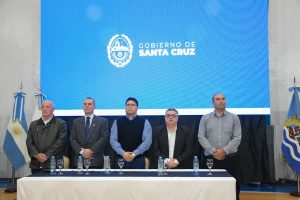 "Servicios Públicos ejecutará obras que estaban postergadas en agua, cloacas y redes eléctricas en toda Santa Cruz"