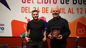 Se realizó el Dia de Santa Cruz en la Feria del Libro