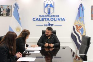 Se firmó un convenio que garantiza la estabilidad laboral a más de 180 familias