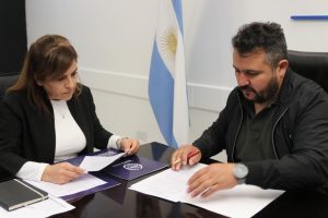 Se firmó un convenio que garantiza la estabilidad laboral a más de 180 familias