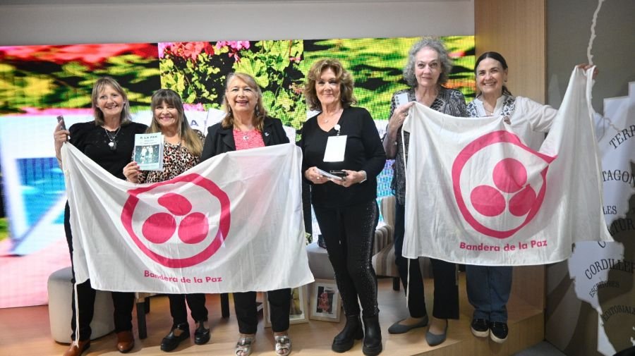 Continúa la presentación de escritoras santacruceñas en la Feria Internacional del Libro en Buenos Aires