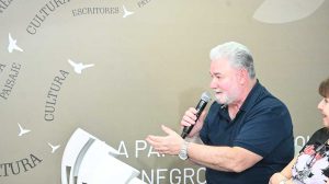 Santa Cruz presentó obras literarias en la Feria Internacional del Libro