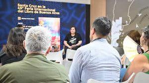 Santa Cruz presentó obras literarias en la Feria Internacional del Libro