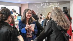 Andrea Lorenzo presentó su primer poemario en la Feria Internacional del Libro