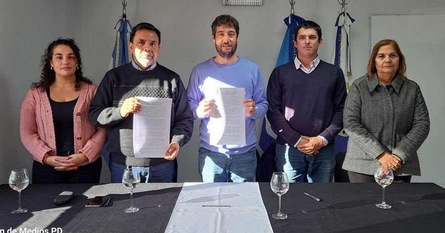 Se firmó un nuevo convenio del Programa para la Atención Integral de la Niñez y Adolescencia con el municipio de Puerto Deseado
