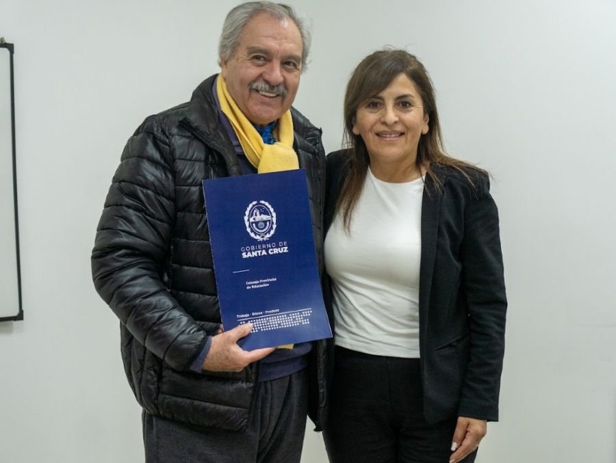 Educación firmó un convenio que permitirá detectar y prevenir dificultades visuales en estudiantes