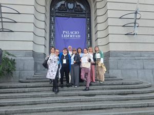 Por convenio entre Santa Cruz y Nación los supervisores de Educación recibieron notebooks