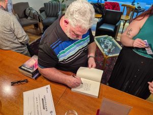 Luis Pellanda presentó su nueva novela en la Semana Literaria y la Feria del Libro