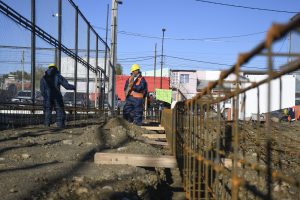 Autoridades Provinciales recorrieron la obra para la Liga de Fútbol de los Barrios