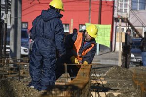 Autoridades Provinciales recorrieron la obra para la Liga de Fútbol de los Barrios