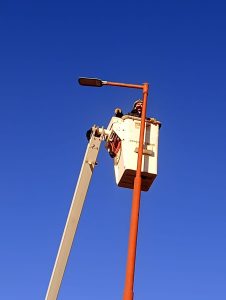 Ejecutan mejoras en el servicio energético de Caleta Olivia y Puerto Deseado