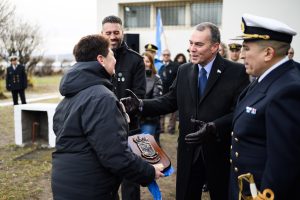 Álvarez: “Nuestras fuerzas son parte de nuestra esencia y en Santa Cruz tenemos un sentir patriótico que se vive todos los días”