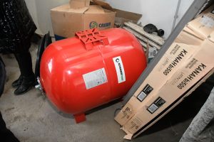 Educación entregó cinco equipos de calefacción a la Escuela N°1 de Río Gallegos