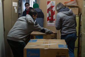 Educación entregó cinco equipos de calefacción a la Escuela N°1 de Río Gallegos