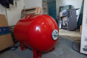 Educación entregó cinco equipos de calefacción a la Escuela N°1 de Río Gallegos