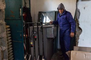 Educación entregó cinco equipos de calefacción a la Escuela N°1 de Río Gallegos
