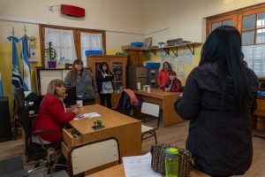Educación entregó cinco equipos de calefacción a la Escuela N°1 de Río Gallegos