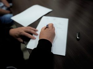 IDUV firmó la adjudicación de la obra de construcción del edifico de la Escuela Preuniversitaria de Las Heras