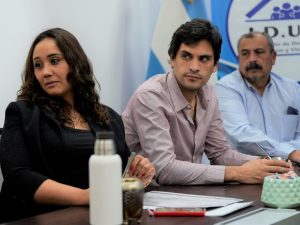 IDUV firmó la adjudicación de la obra de construcción del edifico de la Escuela Preuniversitaria de Las Heras