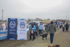 25 de Mayo: Gran convocatoria en la lentejeada patriótica