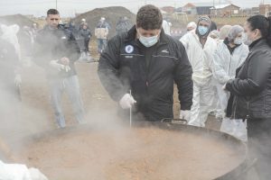 25 de Mayo: Gran convocatoria en la lentejeada patriótica