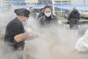 25 de Mayo: Gran convocatoria en la lentejeada patriótica