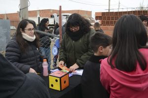 Celebrando la patria con vecinos del barrio Los Lolos
