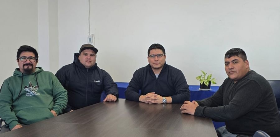 El gobernador Vidal se reunió con estibadores por la situación pesquera en Puerto Deseado