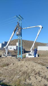 Avanza la obra para mejorar la tensión eléctrica en el barrio Altos del Vista Hermosa