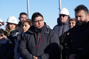 Vidal puso en marcha el acueducto que mejorará el caudal de agua para la comunidad de Caleta Olivia