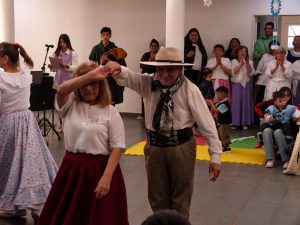 Niñas y niños del CDI Manuelita celebraron la patria con música y danzas