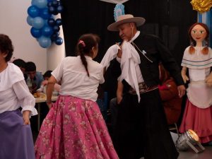 Niñas y niños del CDI Manuelita celebraron la patria con música y danzas