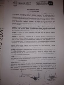 El Gobierno de Santa Cruz firmó junto a comerciantes un acuerdo de precios para el ciclo lectivo 2020