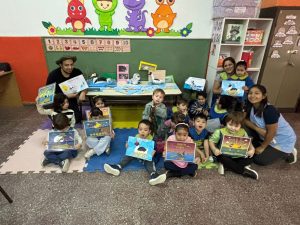 Charlas ambientales en Las Heras: niños y niñas aprendieron sobre el macá tobiano