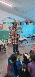 Charlas ambientales en Las Heras: niños y niñas aprendieron sobre el macá tobiano