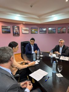 El Gobierno de Santa Cruz avanza con Newmont en el Plan de Inversiones Mineras 2026