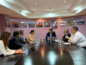 El Gobierno de Santa Cruz avanza con Newmont en el Plan de Inversiones Mineras 2026