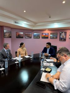 El Gobierno de Santa Cruz avanza con Newmont en el Plan de Inversiones Mineras 2026