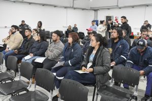 Distrigas impulsa la formación laboral con capacitaciones en retroexcavadoras