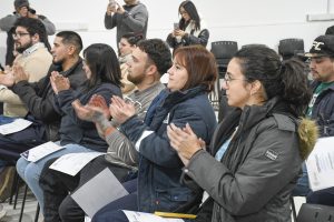 Distrigas impulsa la formación laboral con capacitaciones en retroexcavadoras