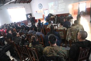 Capacitación en Santa Cruz: fortalecen el vínculo entre fuerzas de seguridad y unidades K9